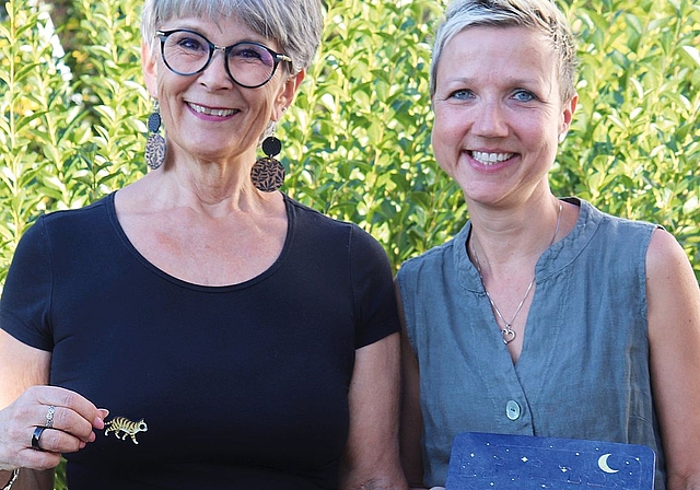 Maja Weber und Bettina Schwarz haben ein Bilderbuch für Kinder zum Thema Räbeliechtli verfasst.Bild: isp