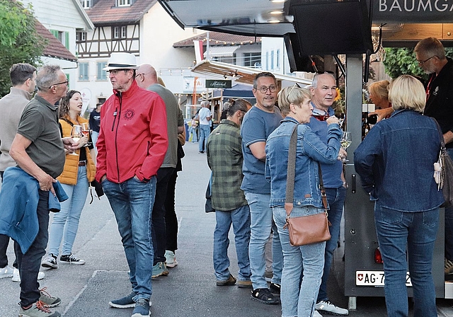 Der Wein aus der Region, ein gefragtes Gut.Bilder: isp