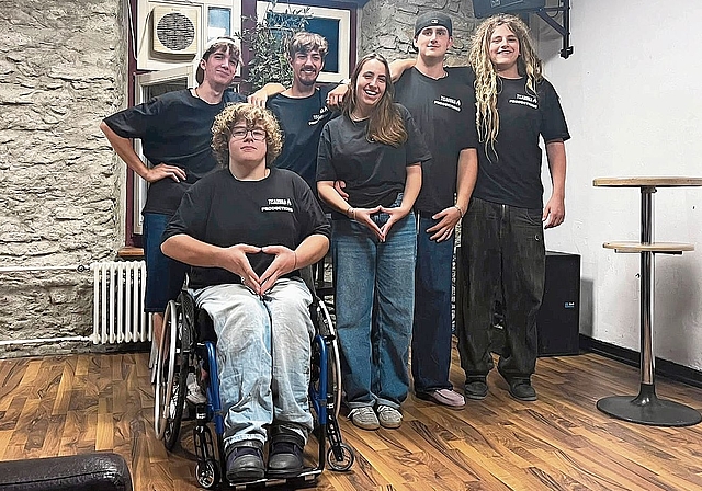 Das ursprüngliche Team von Tisaroma Productions (von links): Robin Känzig, Aaron Brönnimann, Mael Stauffer, Malin Fischer, Timon und Samuel Blabol.Bild: zVg