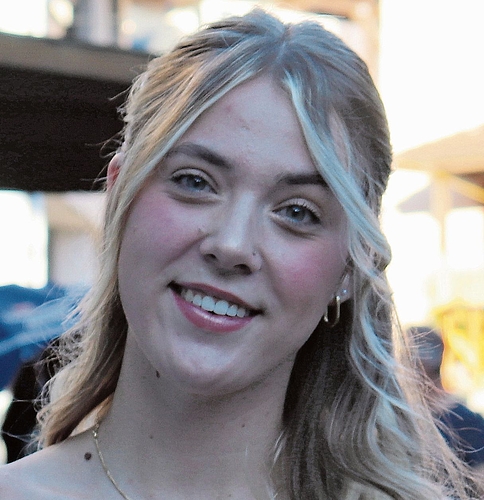 Livia Leuenberger, Tegerfelden: «Seit drei Wochen bin ich im Amt, heute ist mein erster offizieller Auftritt. Ich bin etwas ‹chribbelig›. In den nächsten Minuten bin ich zum Eröffnungsapéro eingeladen, später folgt ein Interview.»
