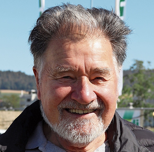 Herbert Kalt, Hettenschwil: «Ich bin eigentlich wegen der Stubete hier, aber es macht riesig Spass, den Kindern zuzuschauen. Ich finde es wichtig, dass die Jugend im Schwingen gefördert wird. So etwas muss unbedingt unterstützt werden. Wir schauen Herbert Kalt, Hettenschwil: «Ich bin eigentlich wegen der Stubete hier, aber es macht riesig Spass, den Kindern zuzuschauen. Ich finde es wichtig, dass die Jugend im Schwingen gefördert wird. So etwas muss unbedingt unterstützt werden. Wir schauen die Schwingfeste am Fernsehen.»